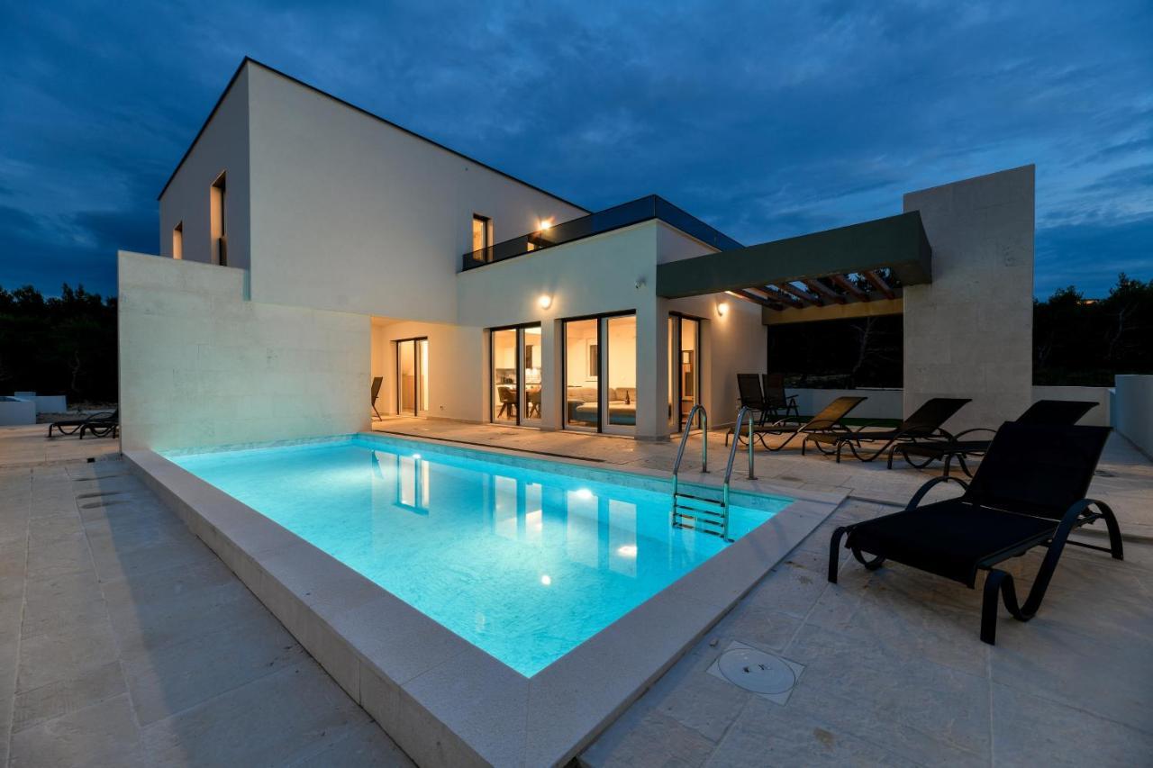 Villa Christian Luxusvilla Direkt Am Meer Rovanjska Exterior photo