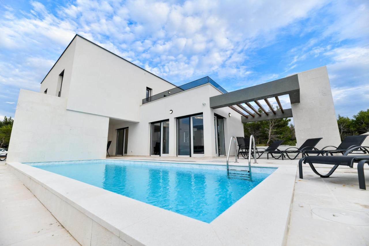 Villa Christian Luxusvilla Direkt Am Meer Rovanjska Exterior photo