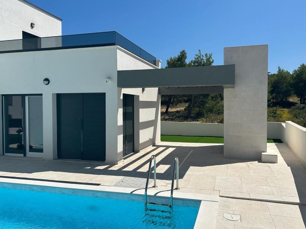 Villa Christian Luxusvilla Direkt Am Meer Rovanjska Exterior photo